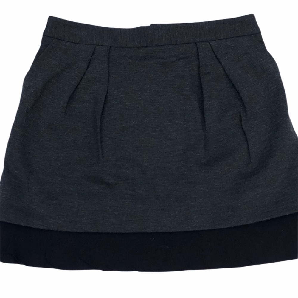 Aqua**Gray and Black Simple Elegant Skirt**US 6
